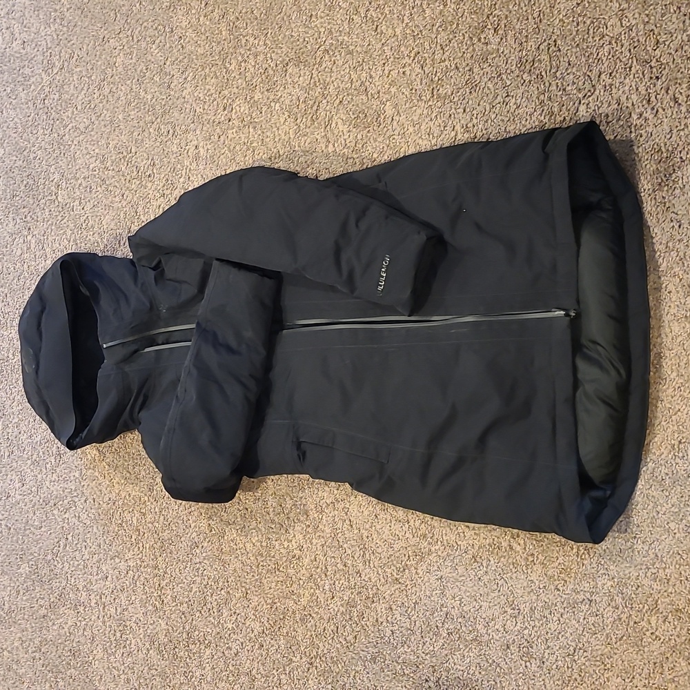 Lululemon Parka size 4 Black